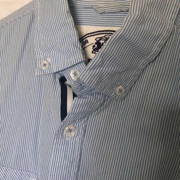 Light blue and white pin striped button down shirt - Picture 4 of 5
